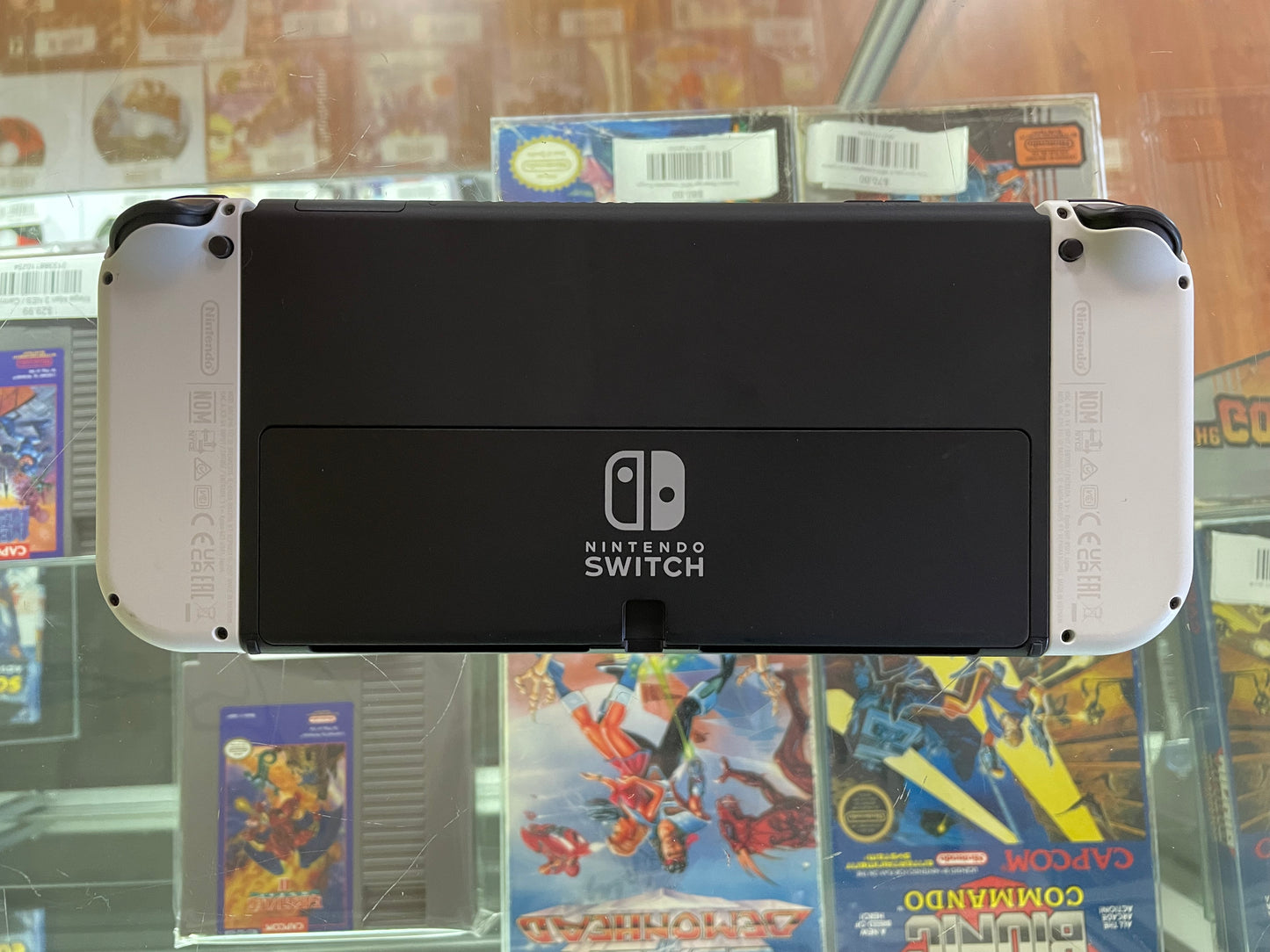 White Nintendo Switch OLED With White Joy-Con Nintendo Switch