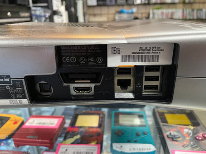 Call Of Duty: Modern Warfare 3 Limited Edition 250GB (Mod. 1439) Xbox 360